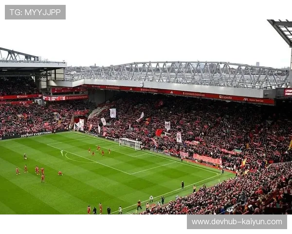 保级生死战前瞻：西汉姆联主场迎战诺丁汉森林，残阵对决悬念丛生